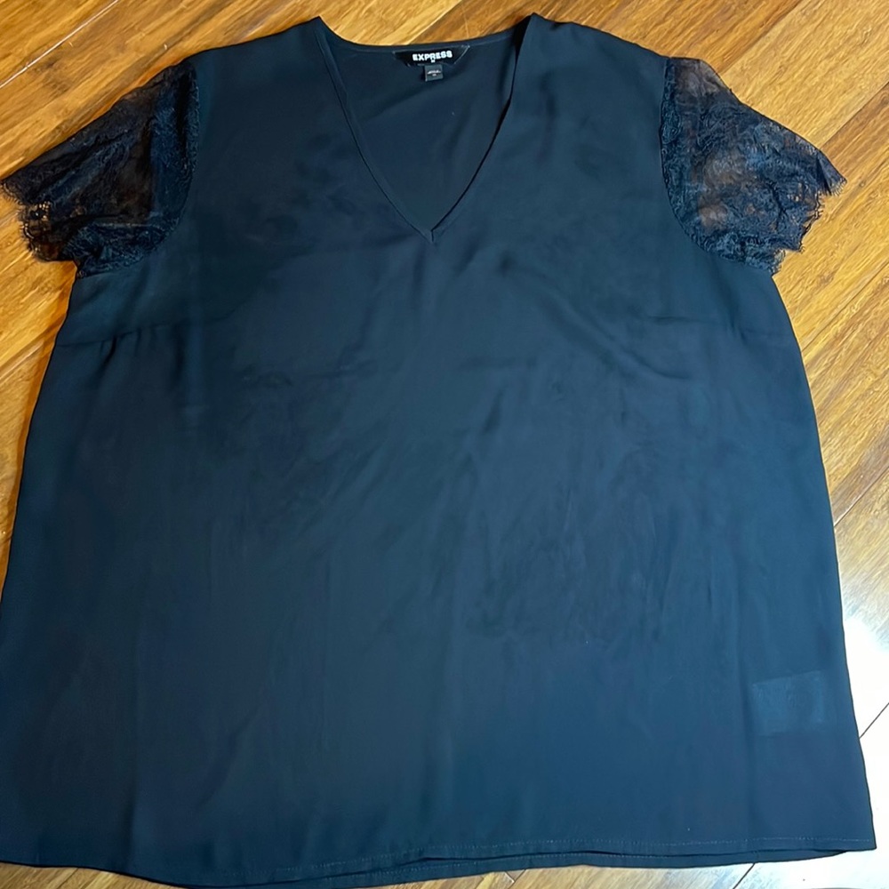 Express Short Sleeve blouse Size M